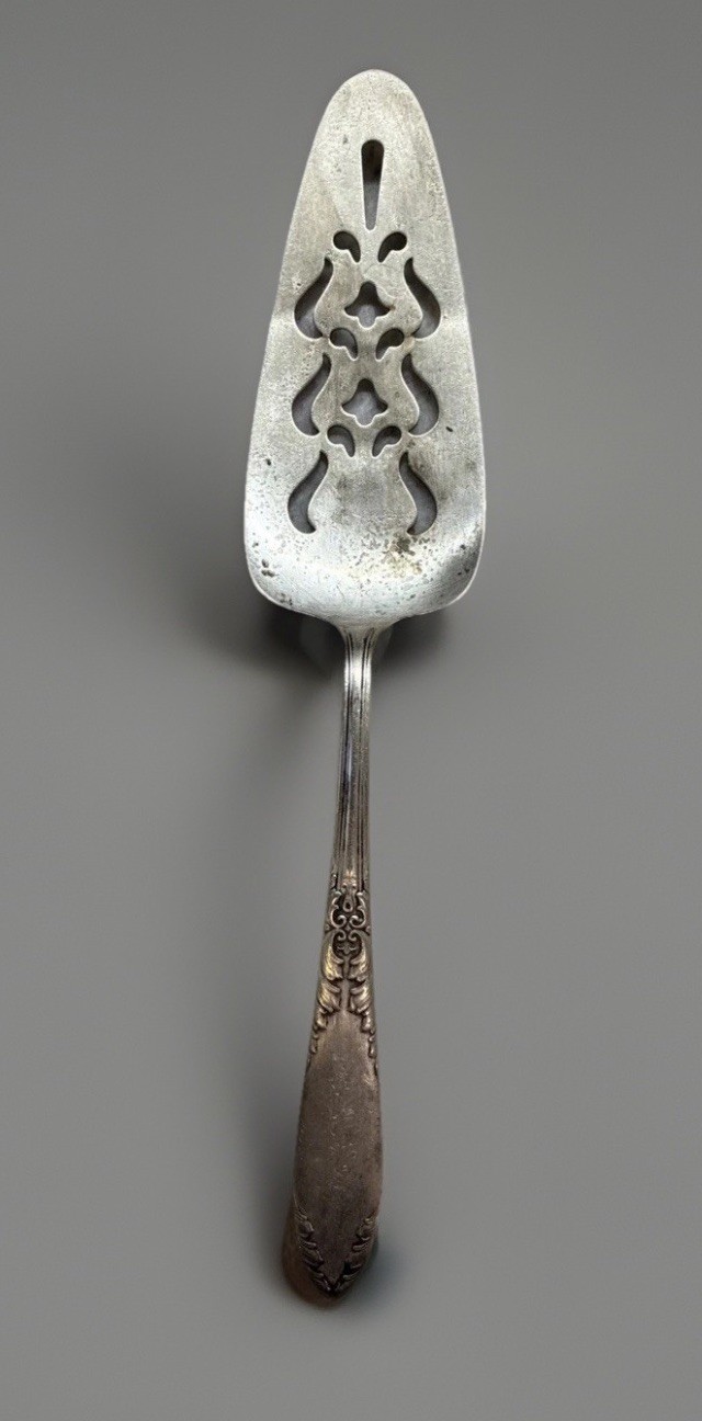 Cake Pie Server King Edward Silverplate National Silver 10” 1936 1951 Floral L3 Cake Pie Server King Edward Silverplate National Silver 10” 1936 1951 Floral L3