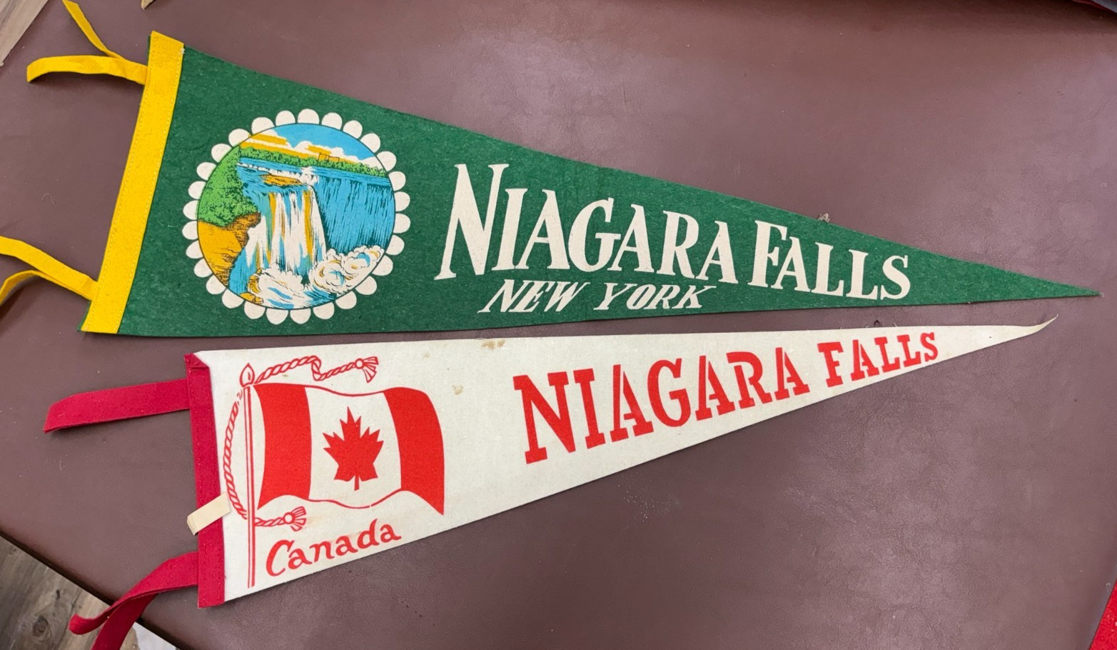 VINTAGE 1960s NIAGARA FALLS PENNANT BANNER SOUVENIRS NEW YORK & CANADA VINTAGE 1960s NIAGARA FALLS PENNANT BANNER SOUVENIRS NEW YORK & CANADA