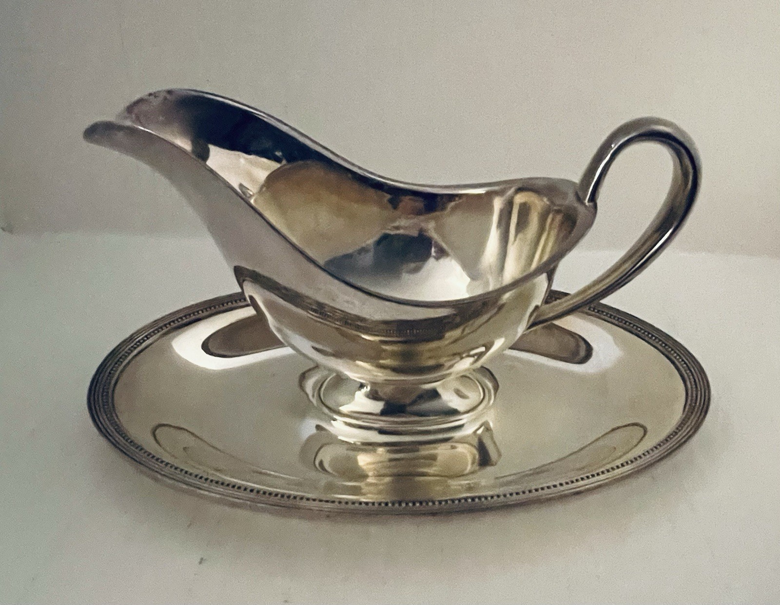 Vintage Madison WM Rogers Gravy Sauce Boat Silver Plate 8.5” Long