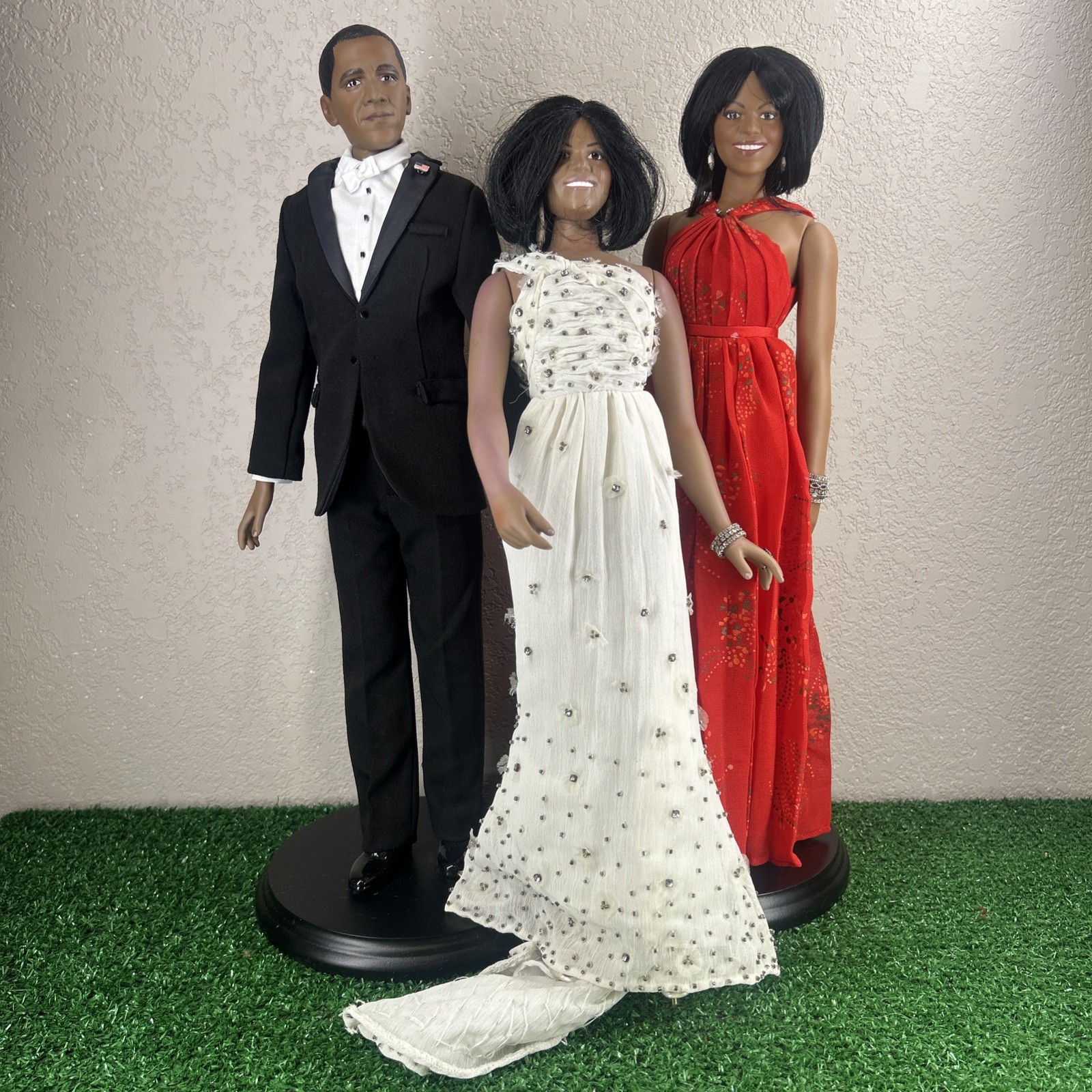 The Danbury Mint The Barack & Michelle Obama Inaugural Doll Lot Of 3 w/2 Stands