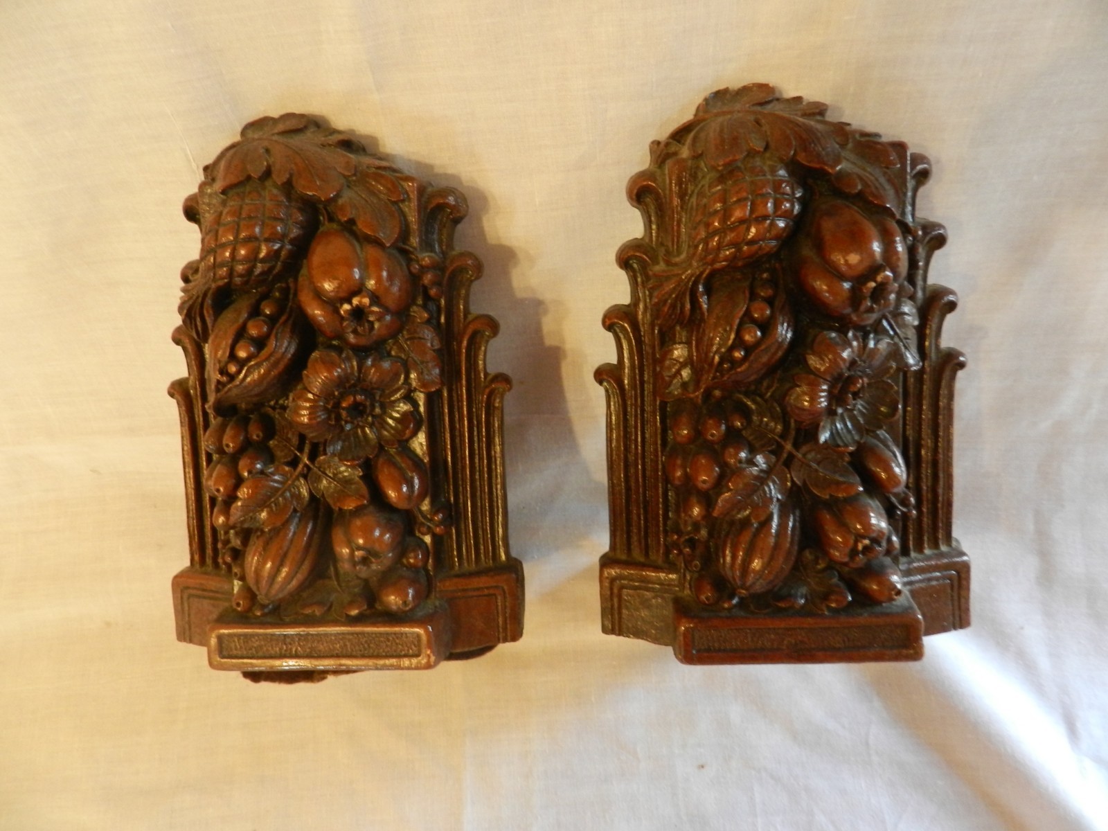 Syroco bookends fruit and flowers 6 1/2 x 4 1/2 very nice 