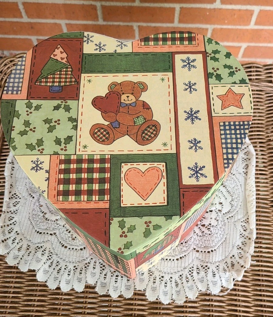 Valerie Parr Hill Christmas Heart Nesting Boxes Set of 5 Holiday Storage 10” VTG
