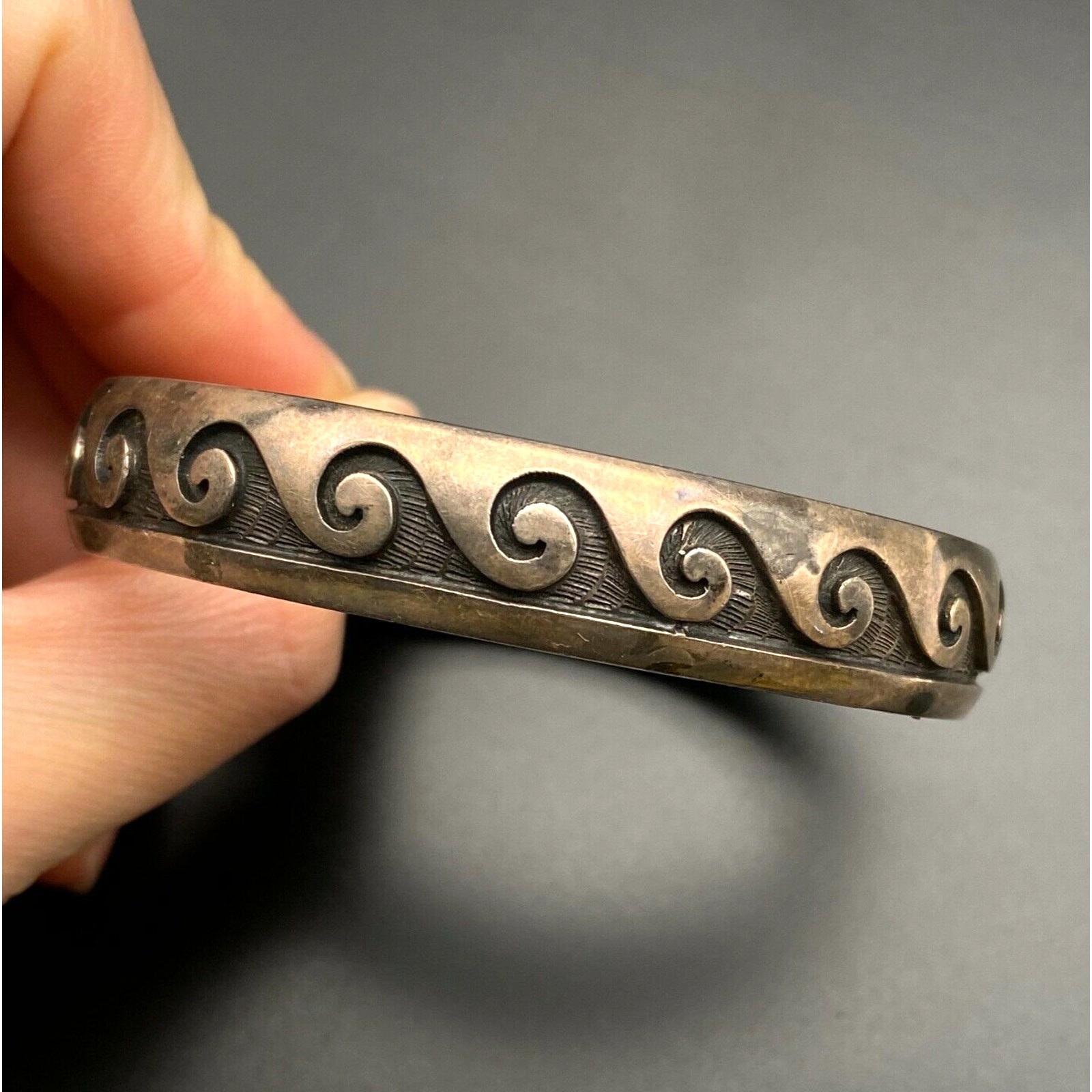 Vintage Hopi Bernard Dawahoya Native Water Waves Silver Bracelet Bangle 7-3/8\