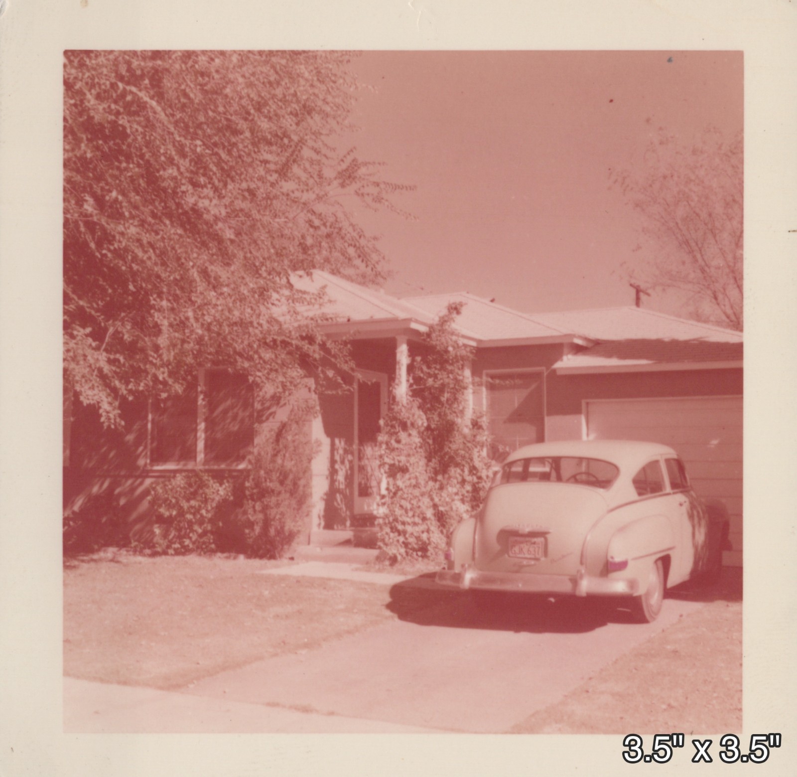 1959 Volkswagen VW Beetle Bug Rear View House Faded Red VINTAGE PHOTO 1959 Volkswagen VW Beetle Bug Rear View House Faded Red VINTAGE PHOTO