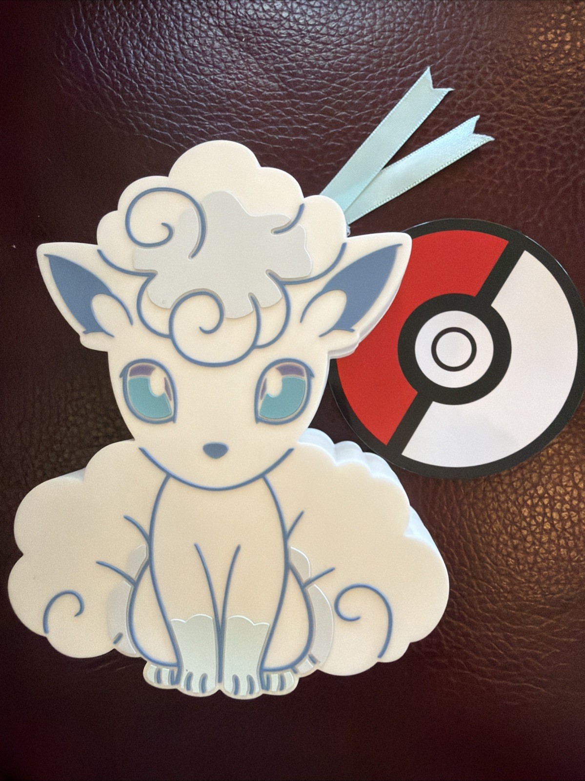 【Unused item with tags】 Alolan Vulpix Silicone Pouch – Pokémon Center