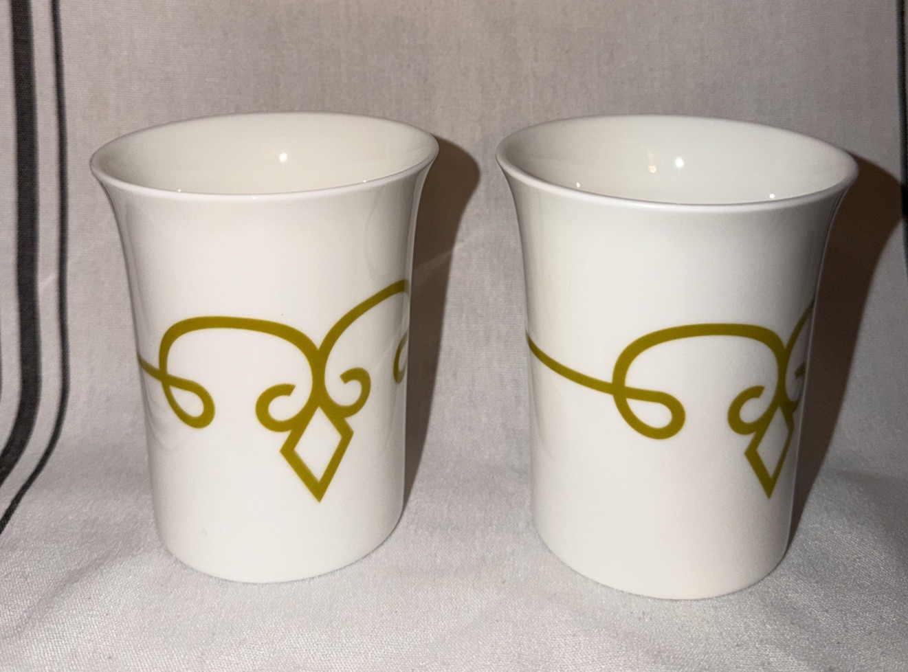 Starbucks set of 2 Coffee Mugs 2015 Diamond Scroll Tazo Tea 8.5 oz Cup 