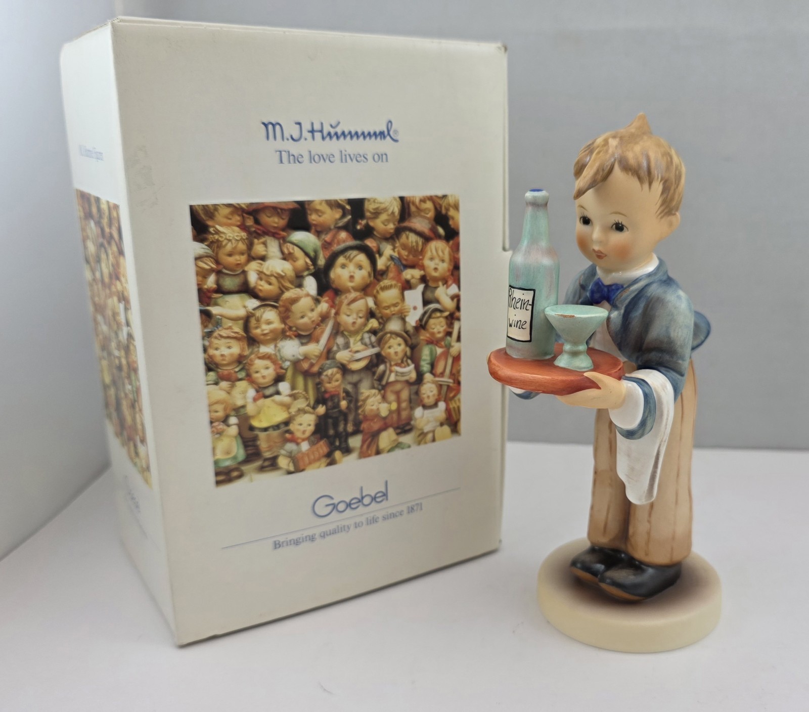 GOEBEL M.I.HUMMEL Figurine #154/1  Waiter - W. Germany - w/ Original Box 