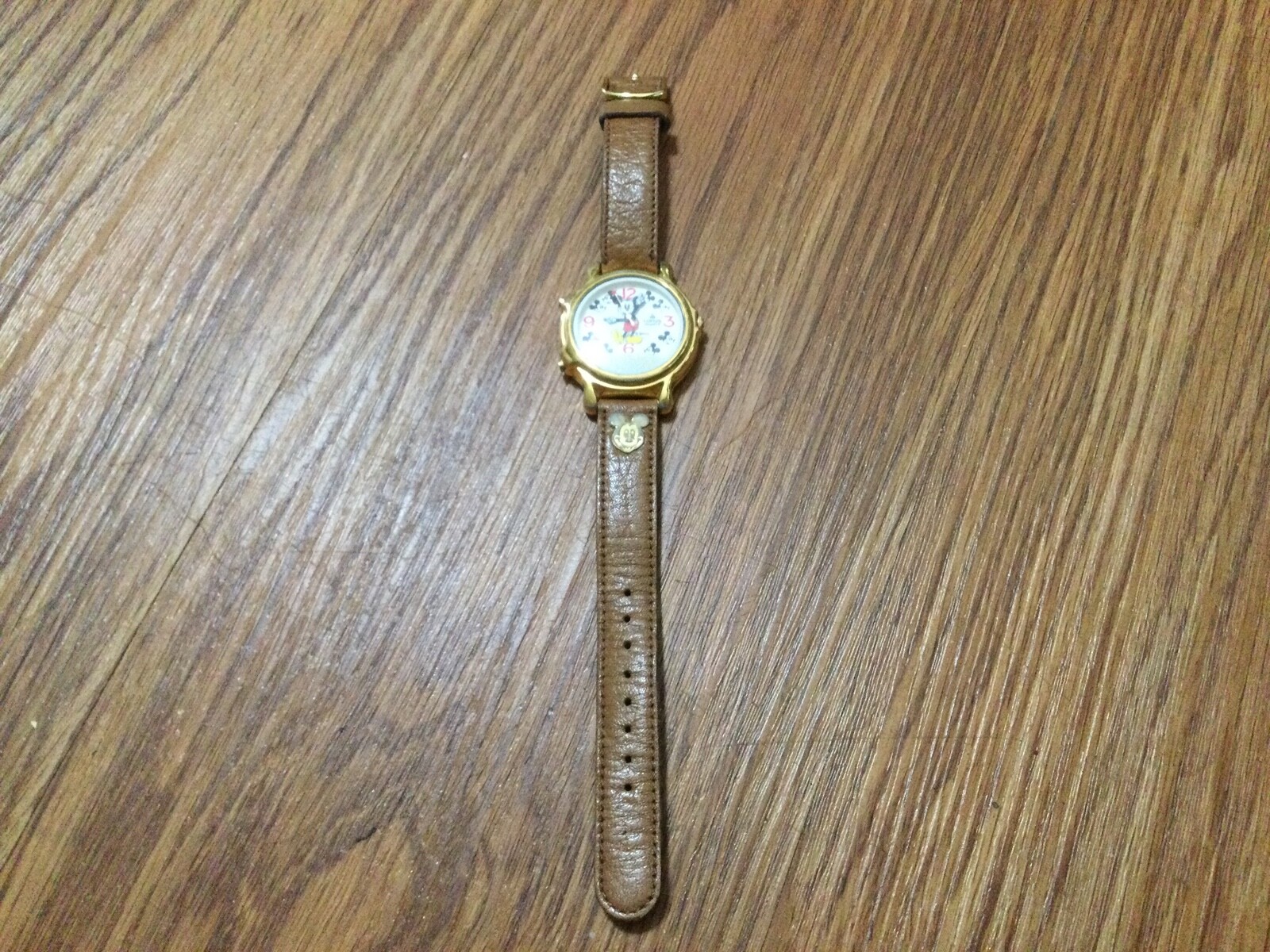 Vintage Lorus Quartz Mickey Mouse Watch Sings V422-0010 NEEDS BATTERY AS IS