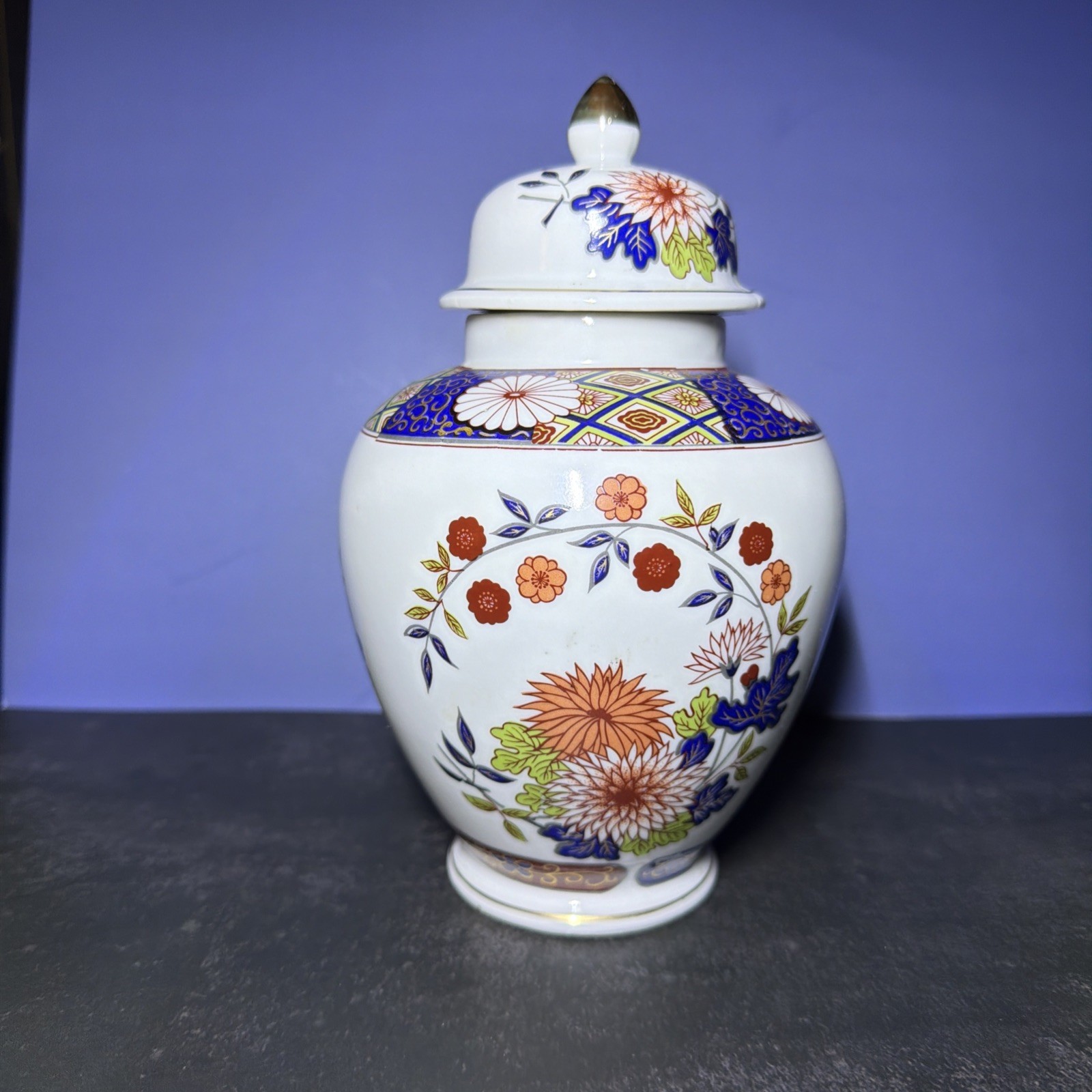 Vintage Imari Empress Porcelain Ginger Jar Vase with Lid Japan Floral 7.5”