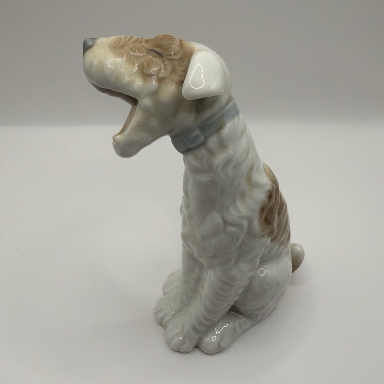 Vintage Nao by LLADRO Yawning TERRRIER Dog Porcelain Figurine Spain Daisa 1978