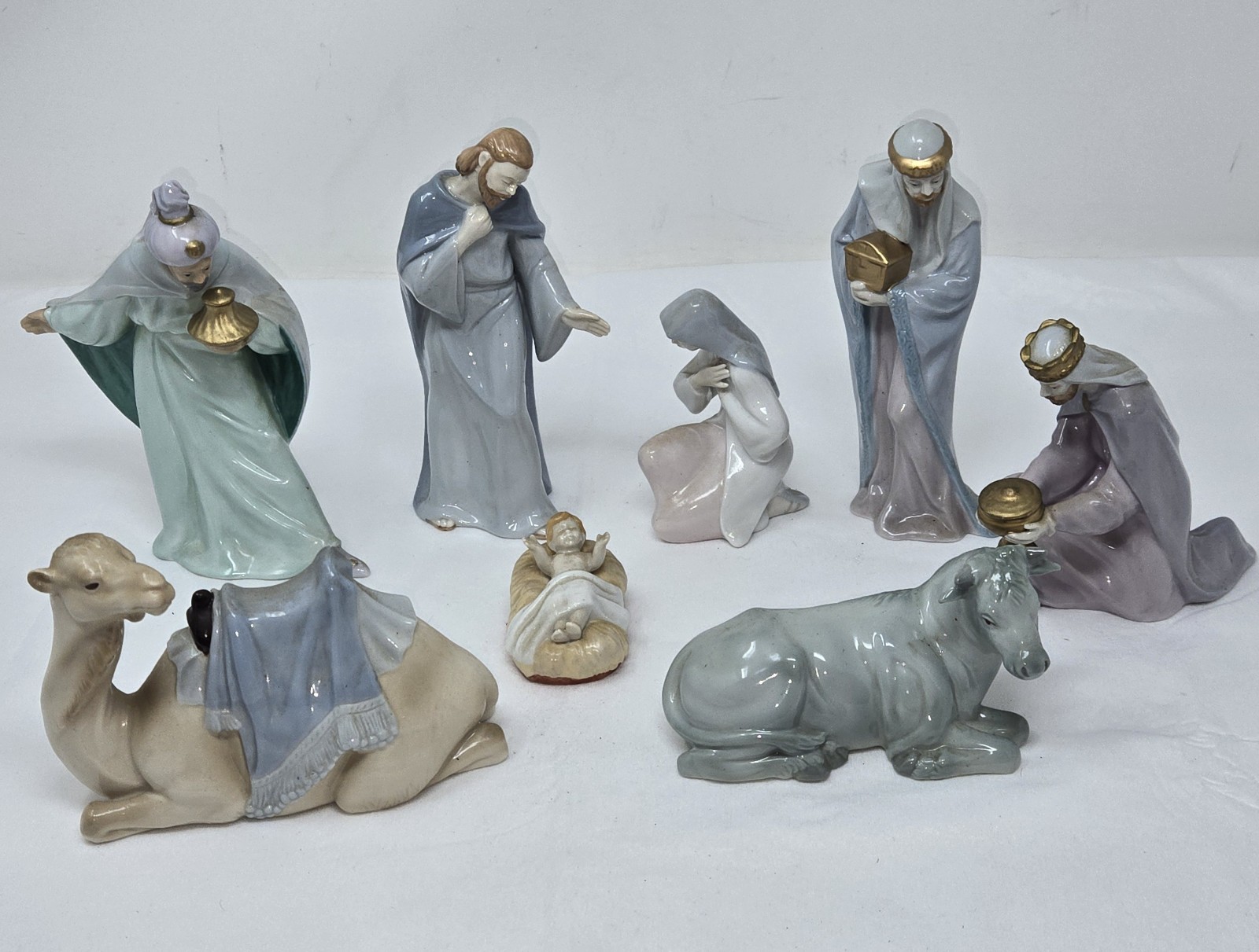 VINTAGE 1992 O\'BRIEN AVON SOURCE OF FINE COLLECTIBLES NATIVITY SET 8 PC COMPLETE