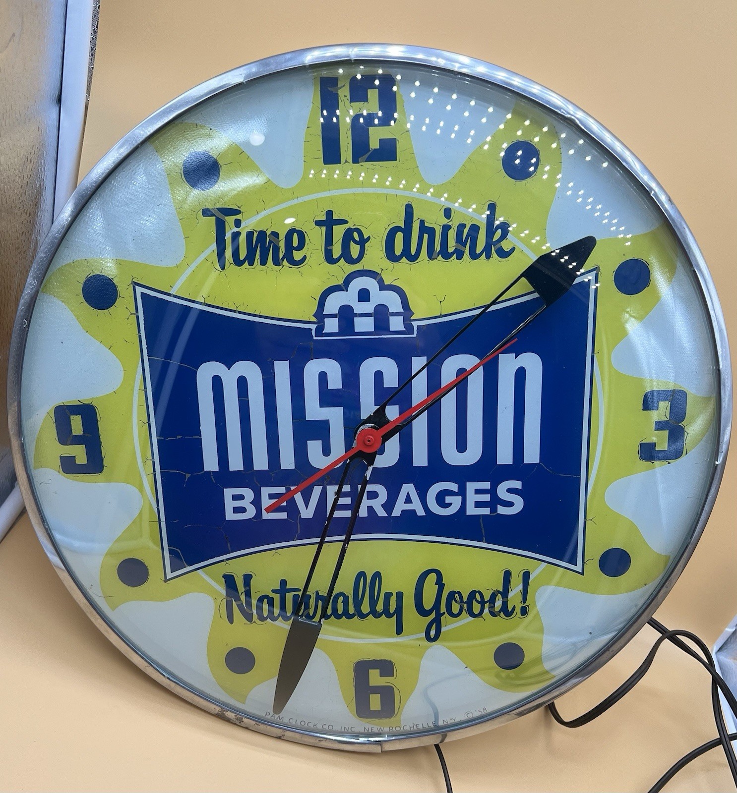Vintage 1958 Mission Beverages Soda Advertising PAM Lighted Wall Clock