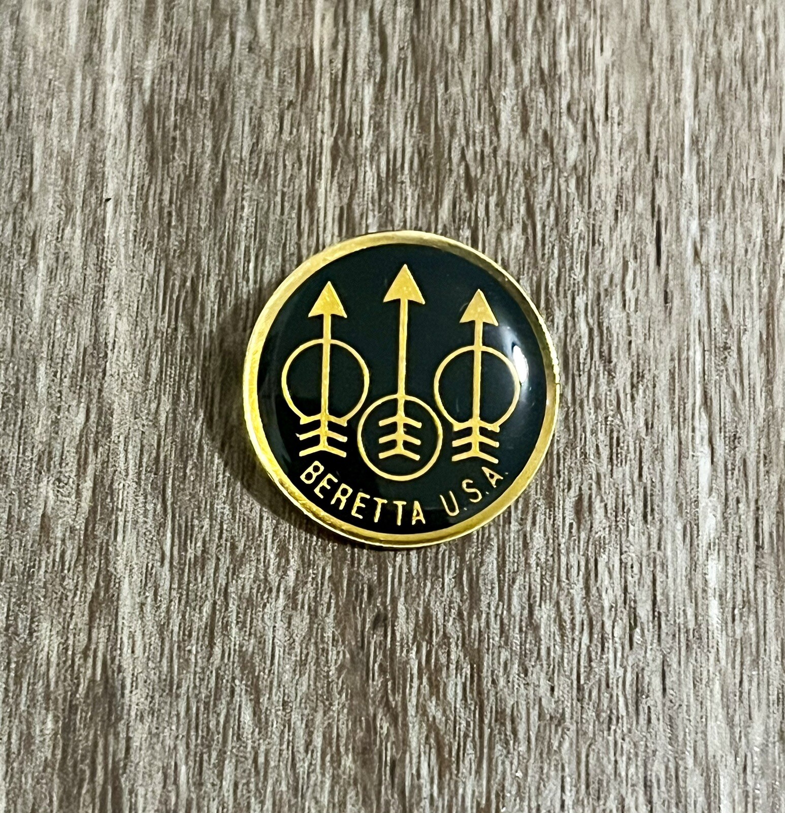 Vintage Beretta USA Firearms Logo Lapel Pin Enameled Pinback Button 1” Gold Tone