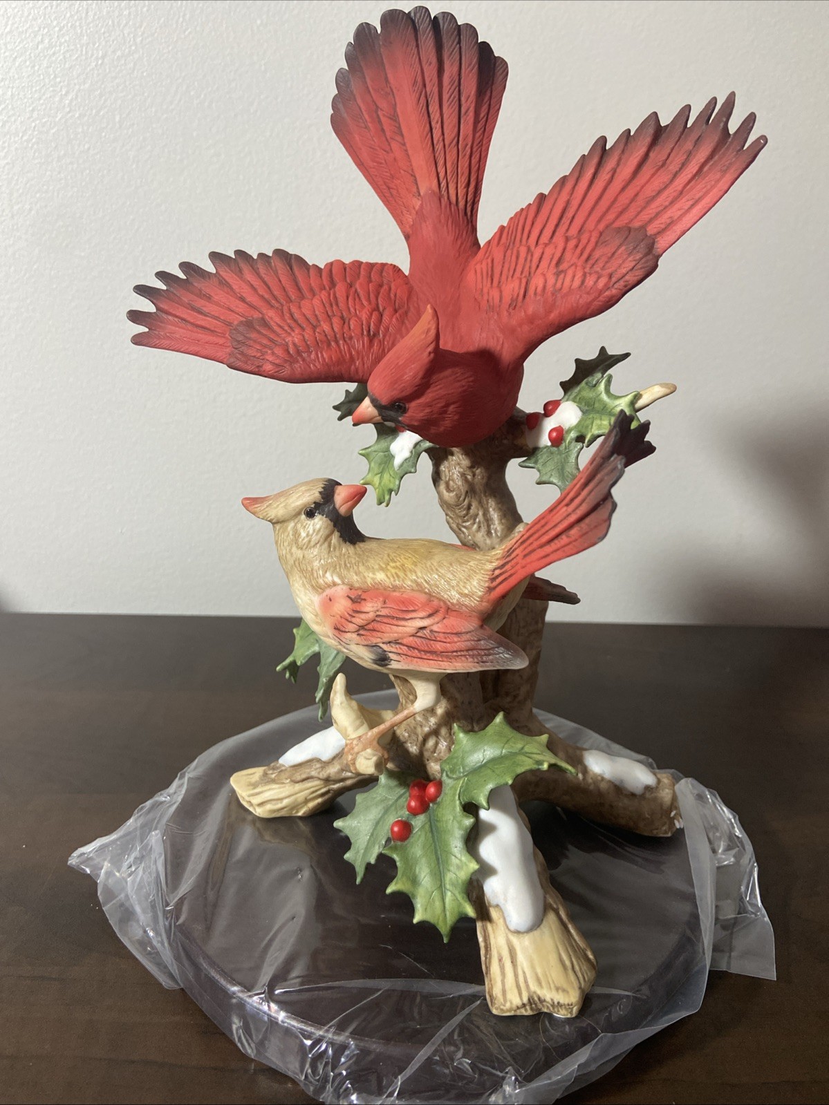 Beautiful Classic Porcelain By Homco “Cardinals In Winter” 8810￼