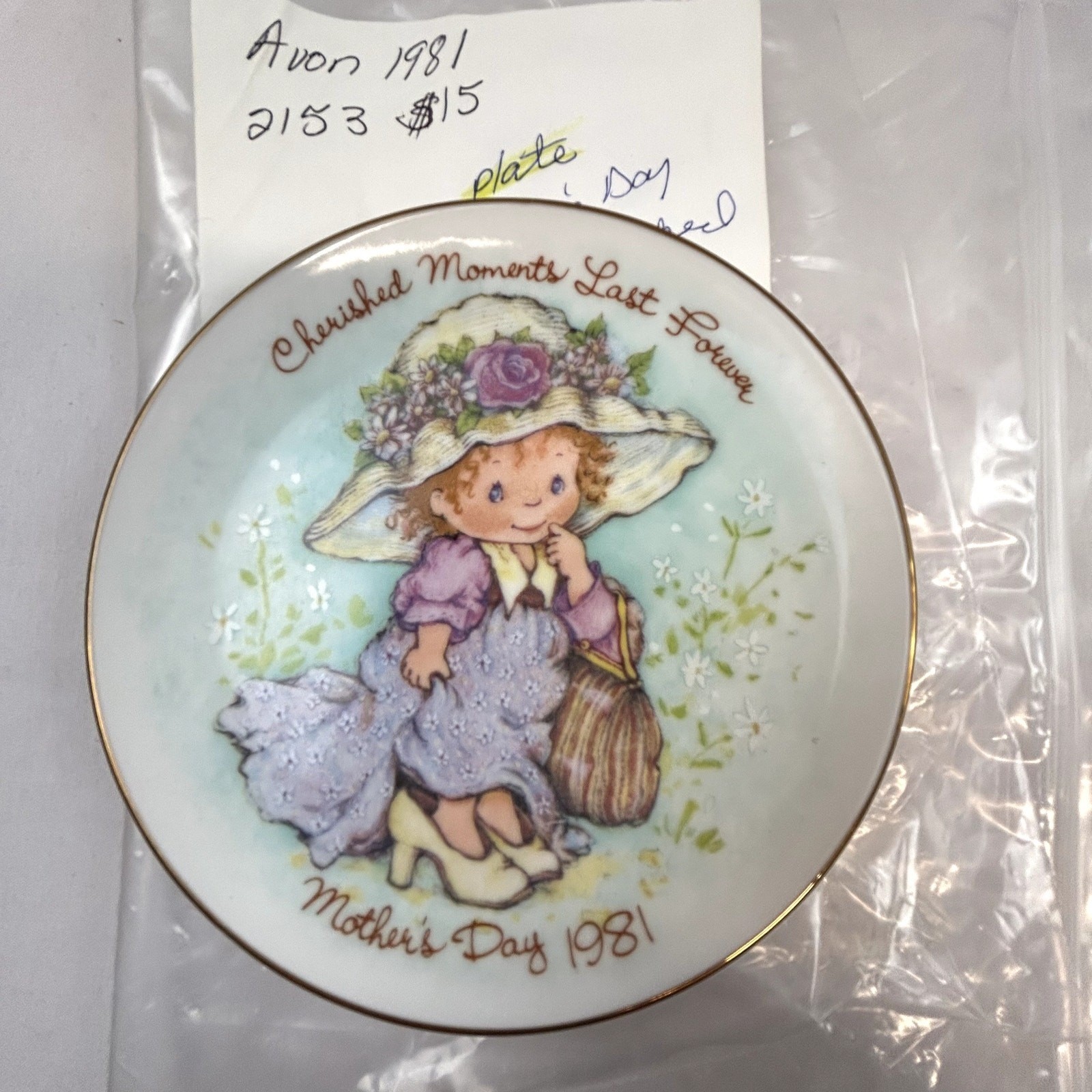 SKU 2153 Vintage 1981 Avon Mother\'s Day Plate \