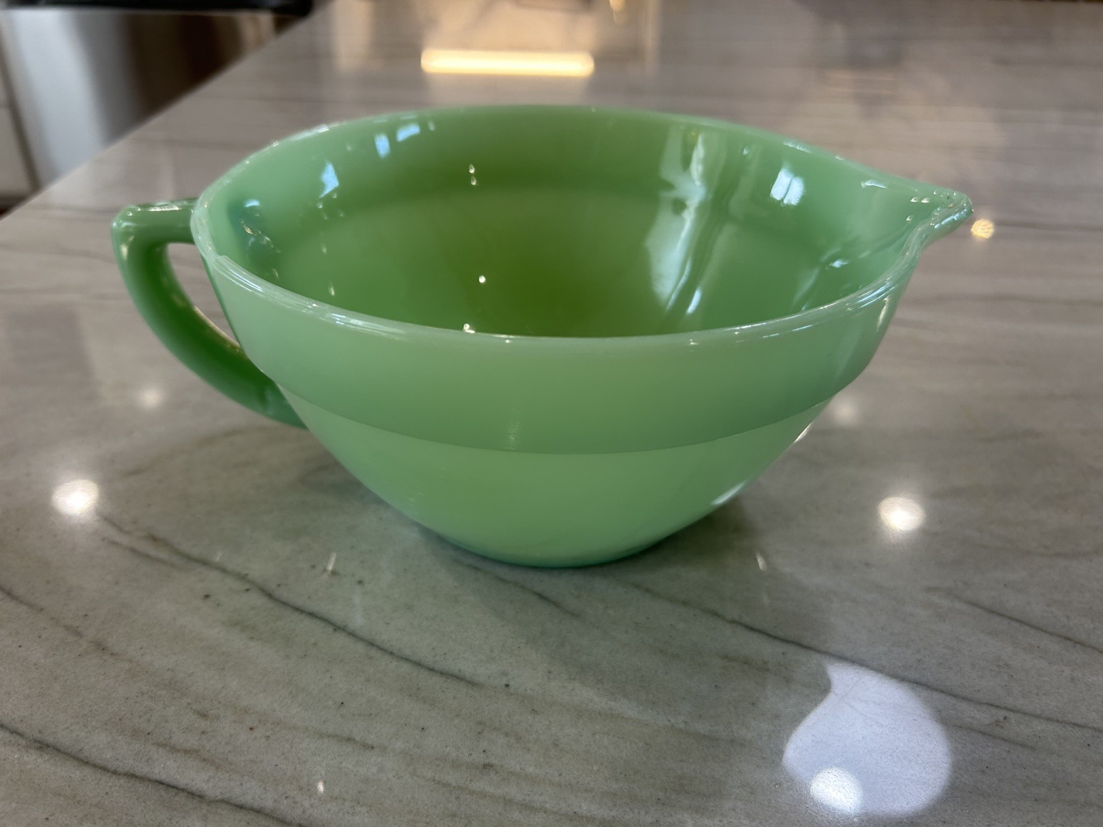 Vtg depression glass-Fire-King Jadeite Mixing Bowl w/ Handle & Spout chipped Vtg depression glass-Fire-King Jadeite Mixing Bowl w/ Handle & Spout chipped