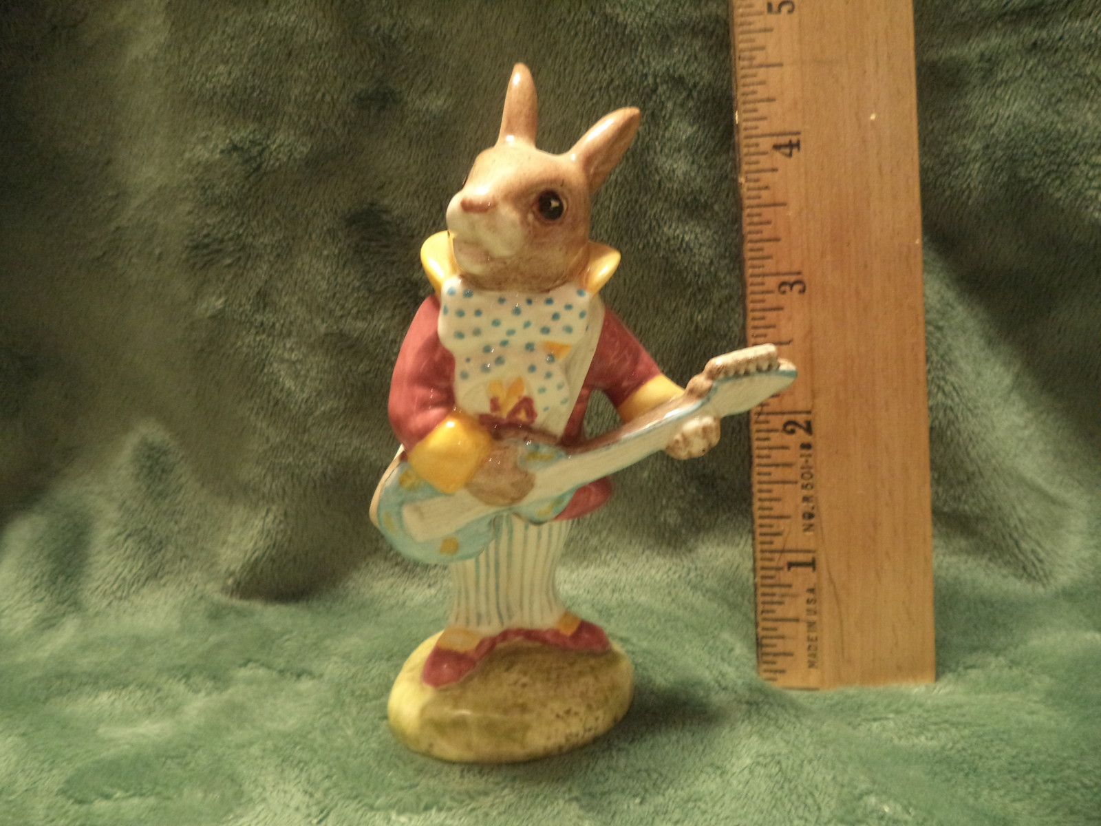 Royal Doulton Bunnykins Figure Mr Bunnybeat Strumming DB 16 Great Condition