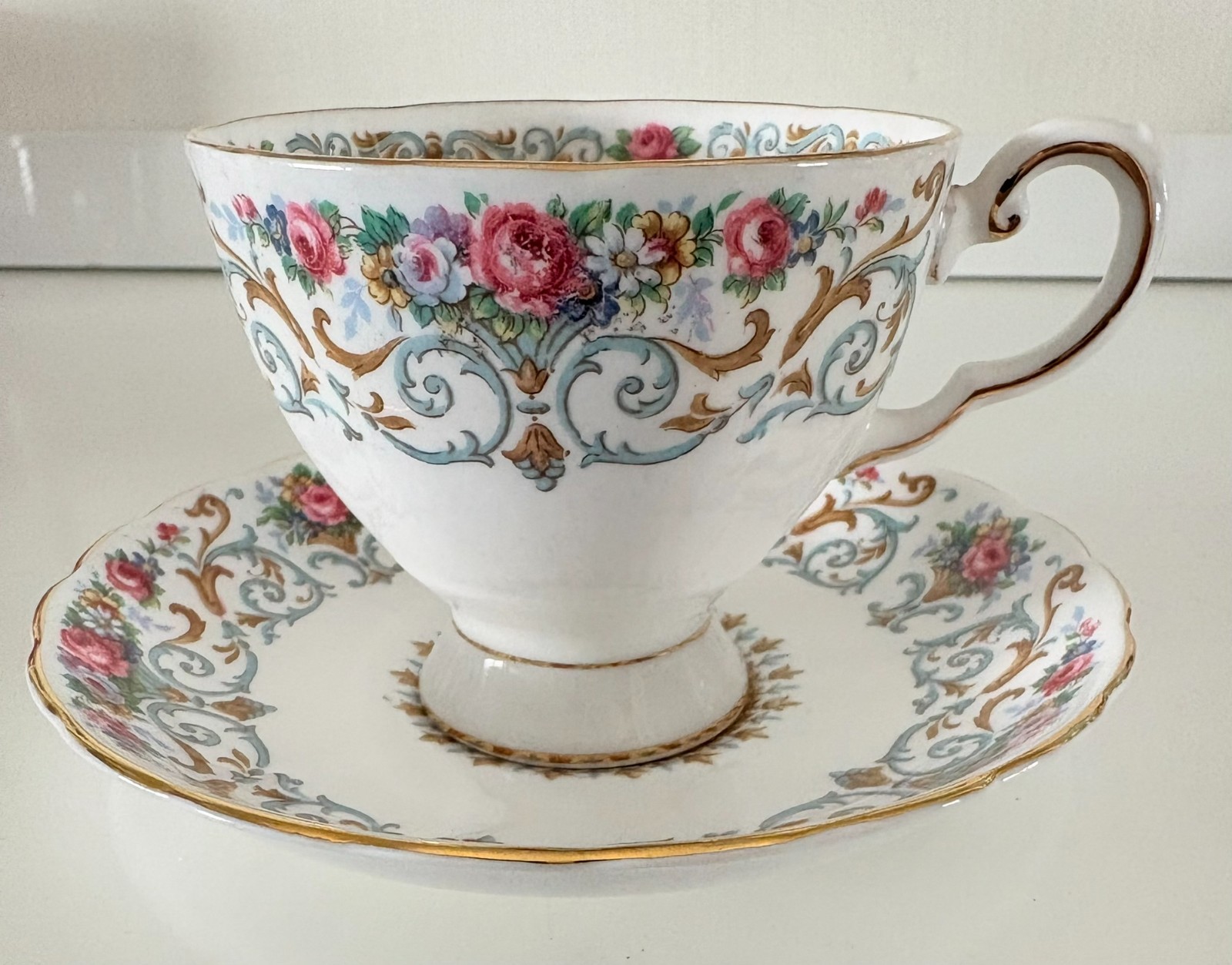 Tuscan Fine English Bone China Teacup & Saucer – “Orleans”