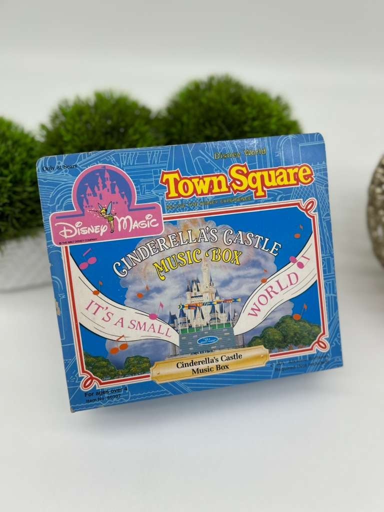 Disney Magic Town Square Cinderella's Castle Musical Figurine Sears Exclusive Disney Magic Town Square Cinderella's Castle Musical Figurine Sears Exclusive