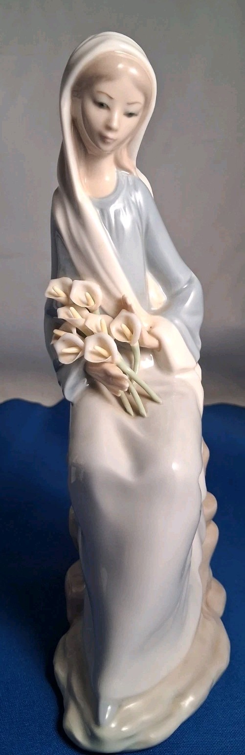 RARE Lladro Girl With Calla Lillies #4650 Flowers Excellent Retired RARE Lladro Girl With Calla Lillies #4650 Flowers Excellent Retired