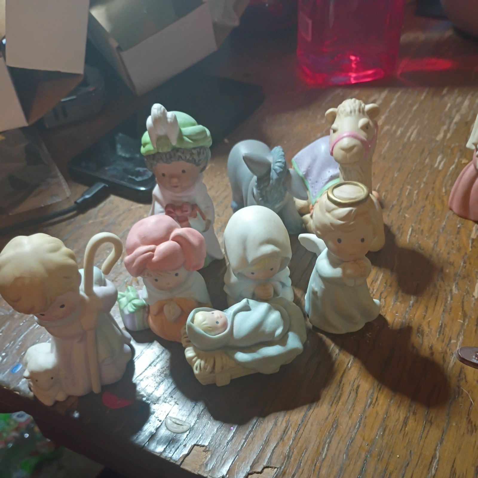 Avon 17 Piece Heavenly Blessings Nativity Set 1986,87 Figures  and 5 extra 
