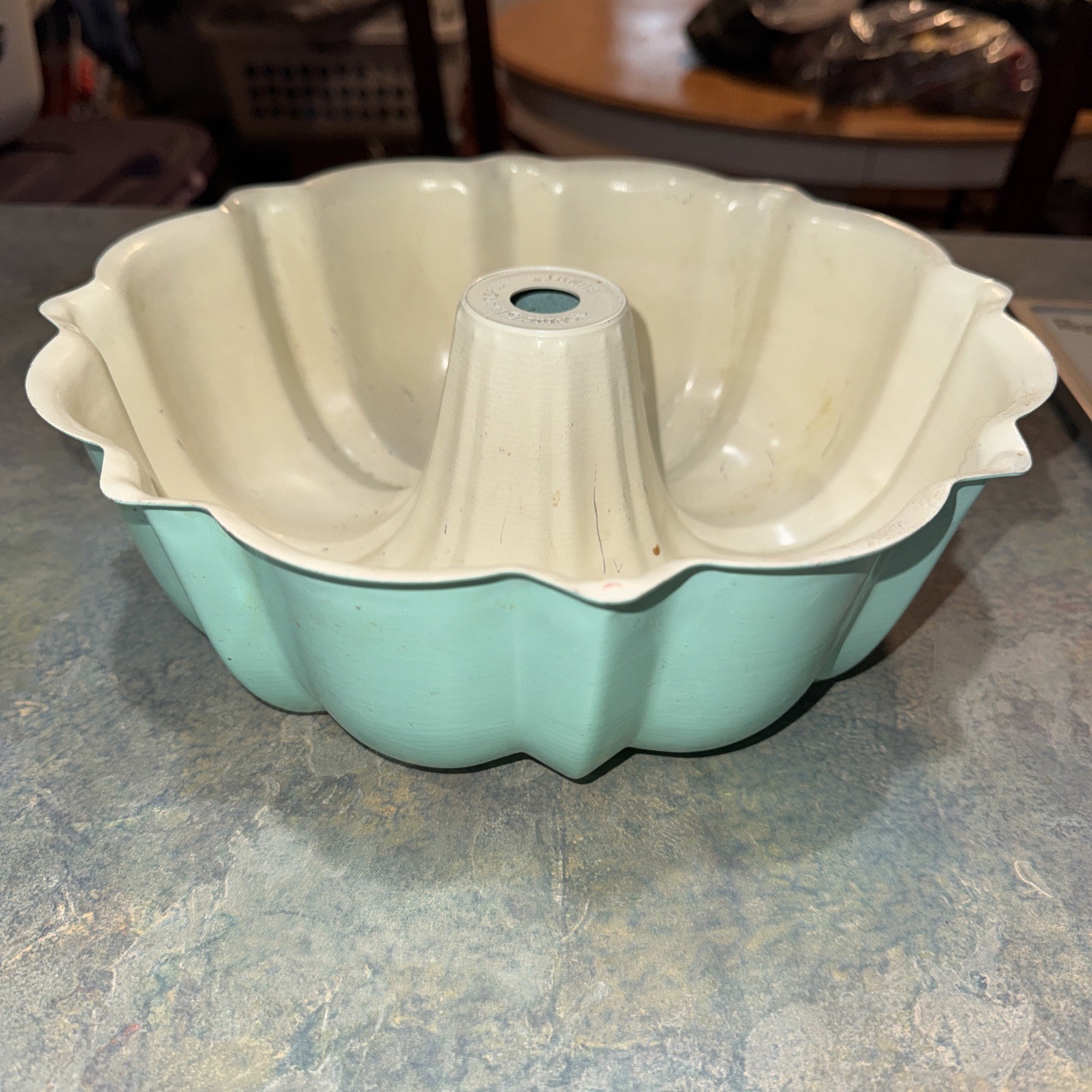 Vintage Green Aluminium Fluted Tube Mold Bundt Cake Pan 10 