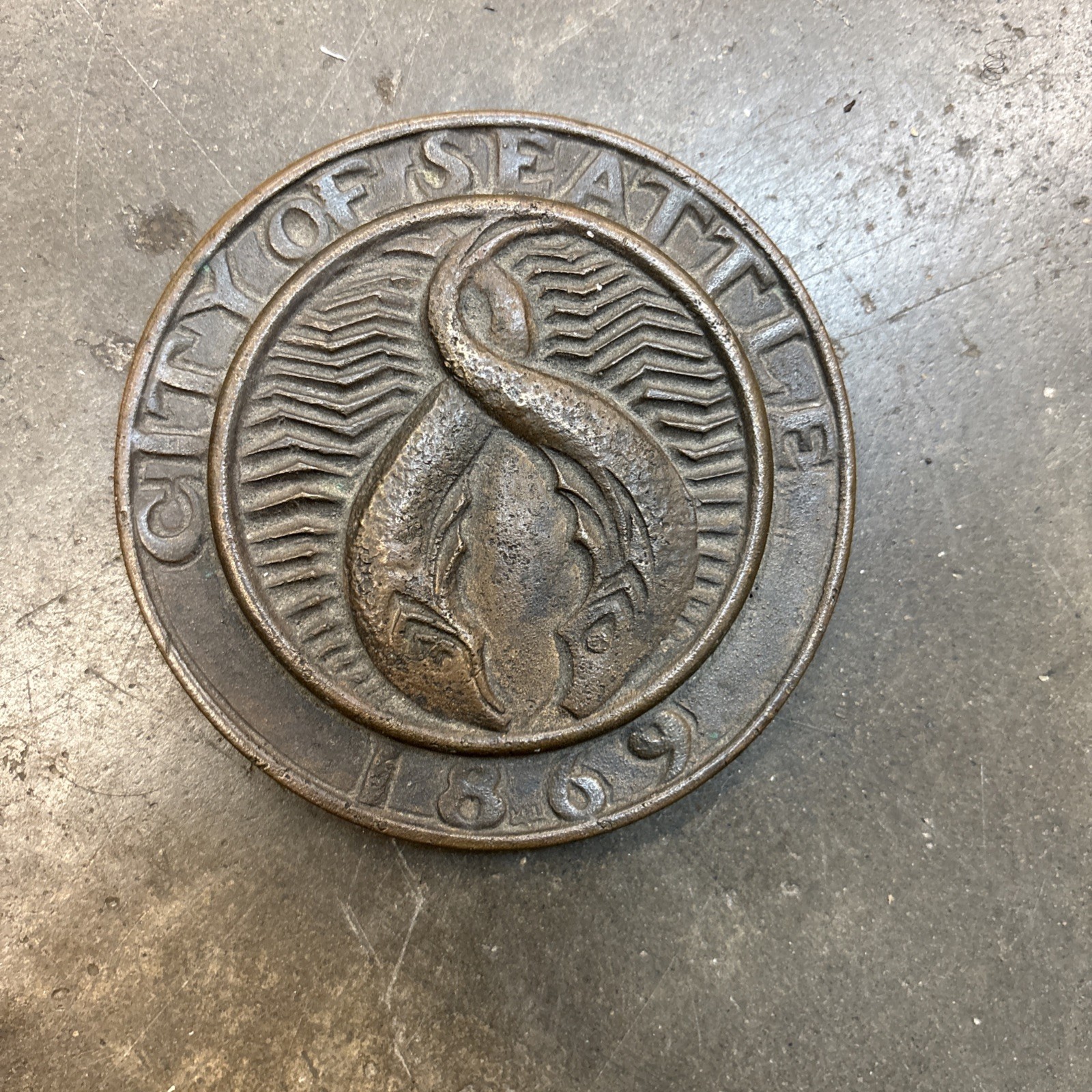 Vintage 1928 Bronze Medallion Plaque City of Seattle 1869  from  a Lamp Post