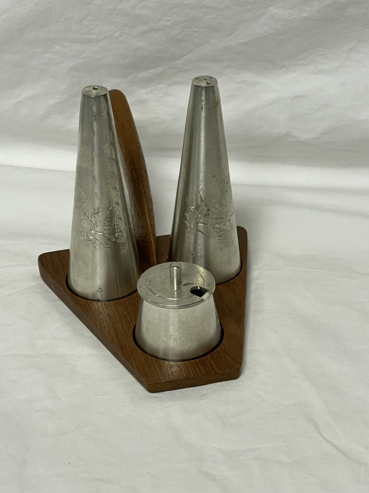 Selangor pewter salt pepper & mustard set on a teak wood selangor fitted tray