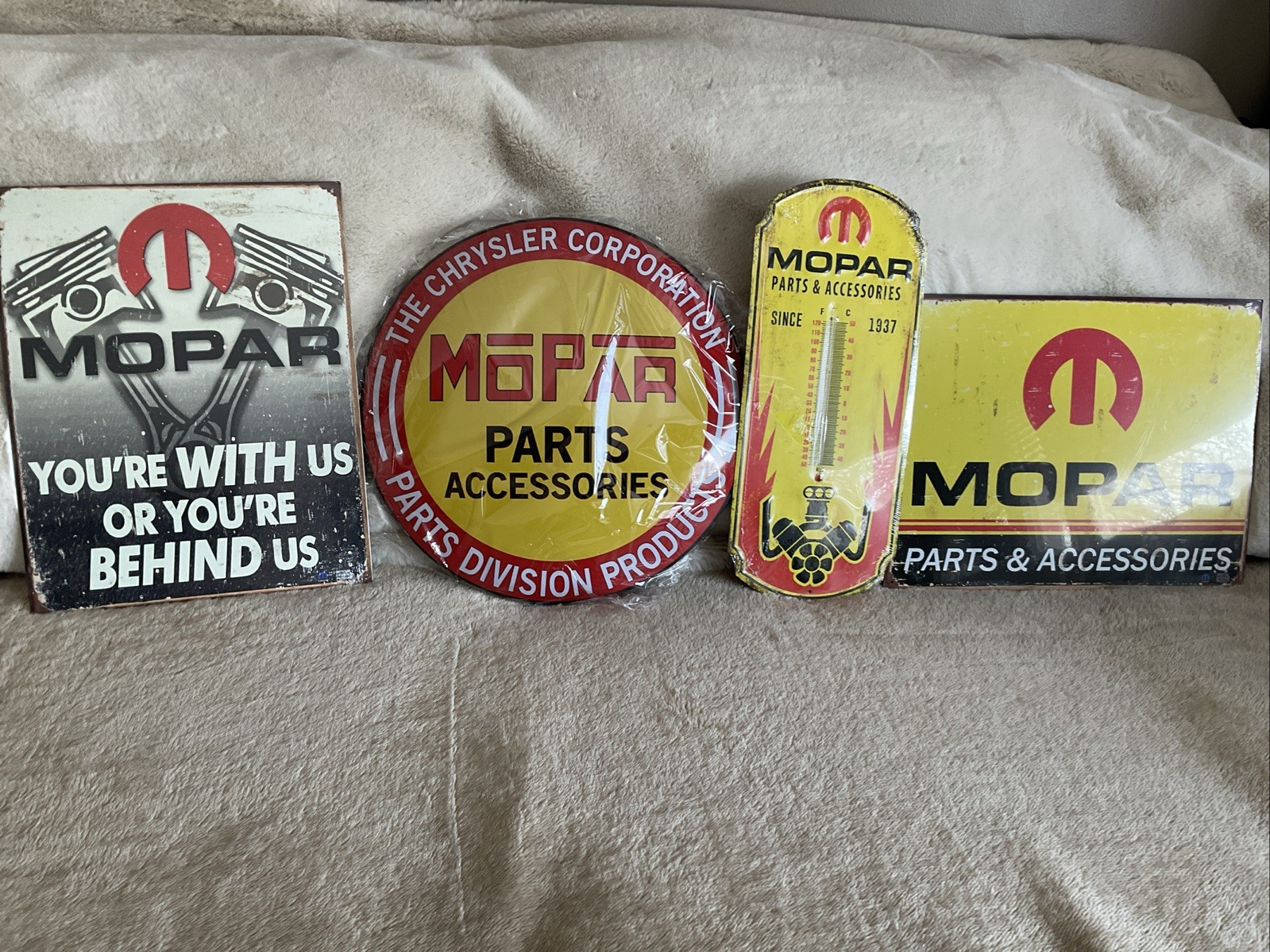 ￼Mopar Parts And Accessories Metal Wall Sign Bundle
