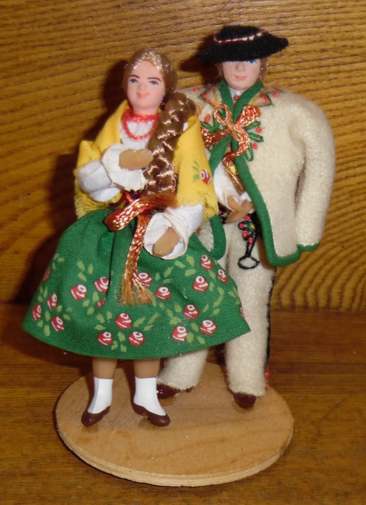 Vintage Krakow Poland Man & Woman Couple Dolls H-12 - 5\ Vintage Krakow Poland Man & Woman Couple Dolls H-12 - 5\