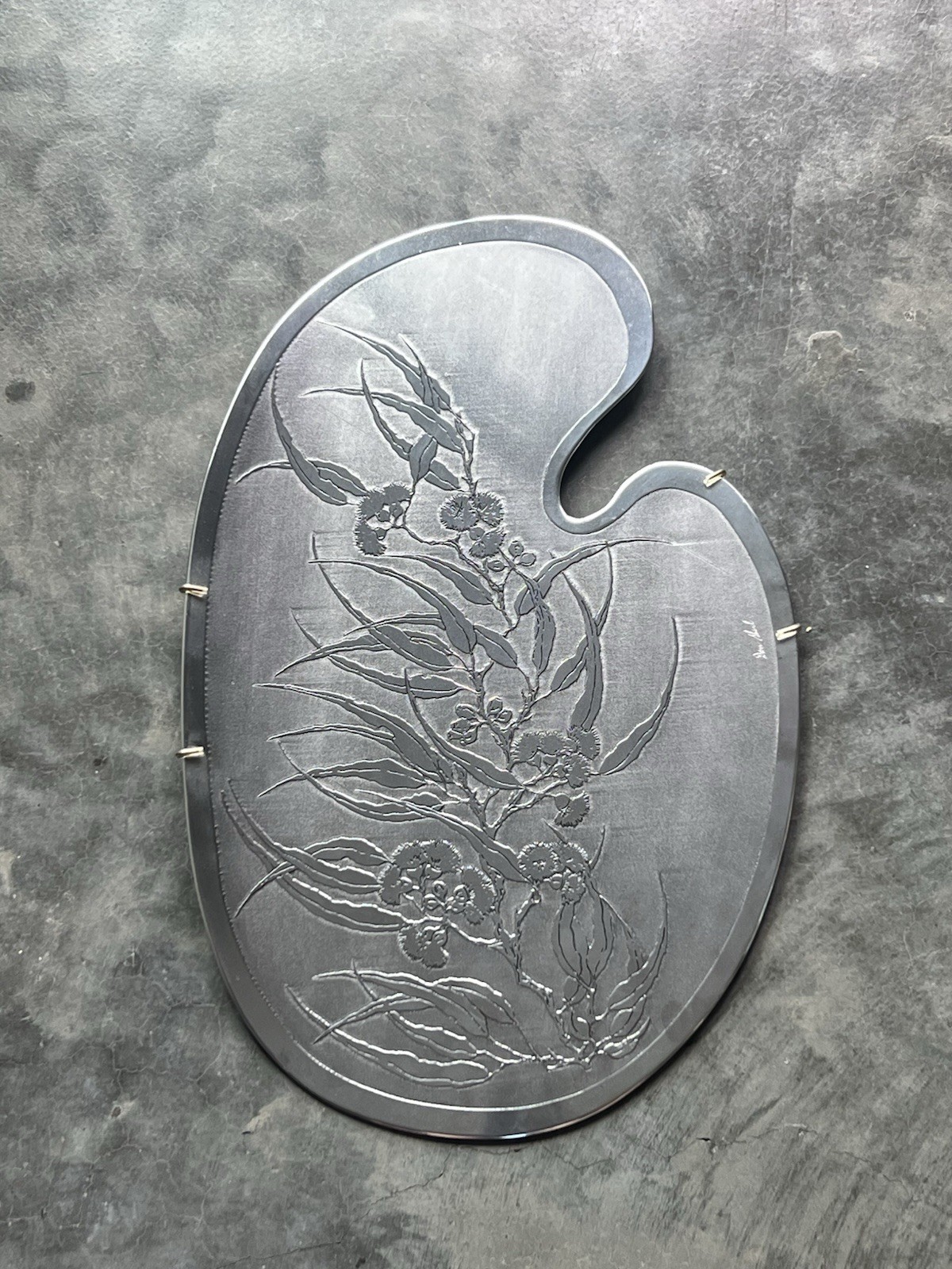Palette-shaped brushed etched aluminum platter signed by artist Don Sheil Palette-shaped brushed etched aluminum platter signed by artist Don Sheil