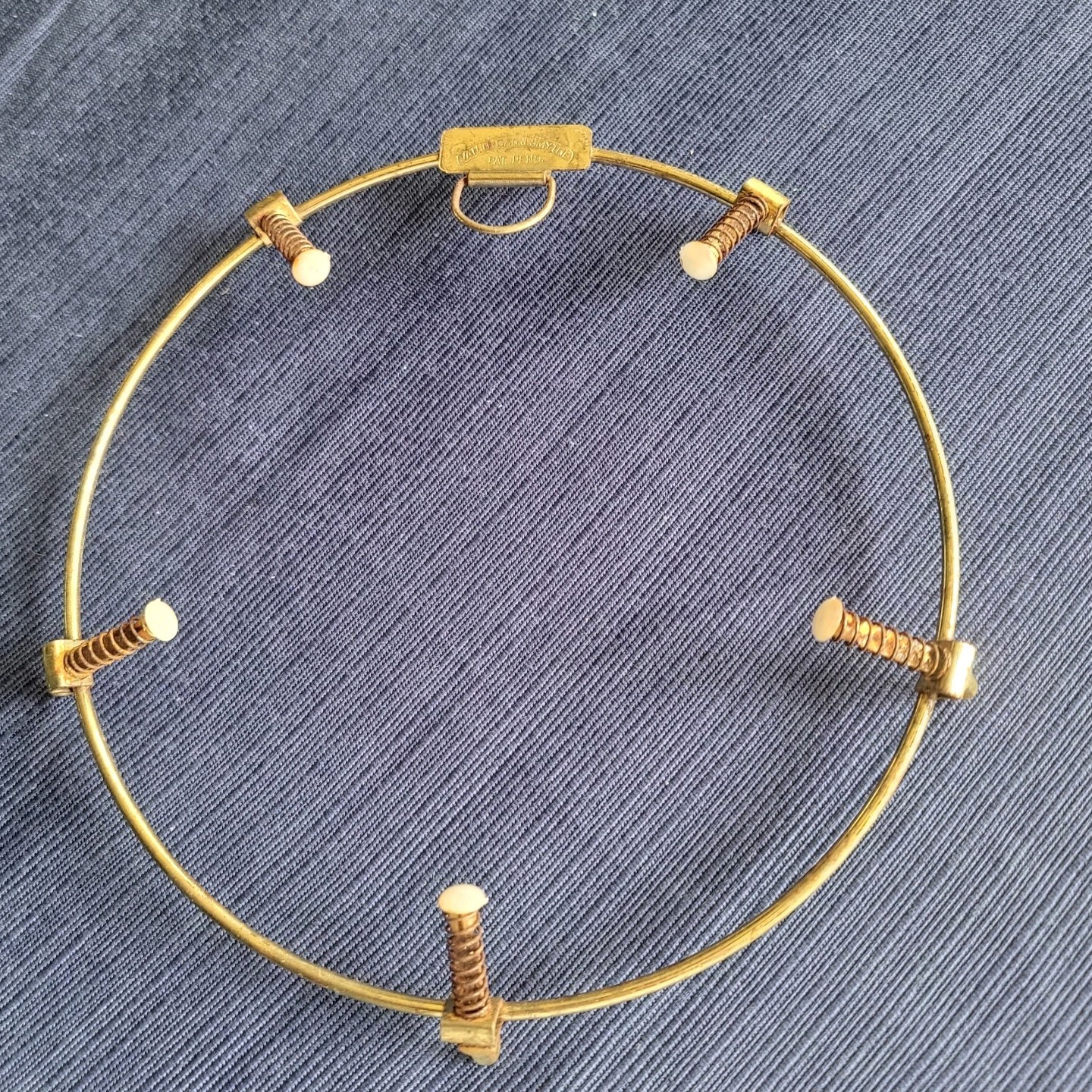 VTG Van Hygan & Smythe Metal Adjustable Collector Plate Holders, 8\