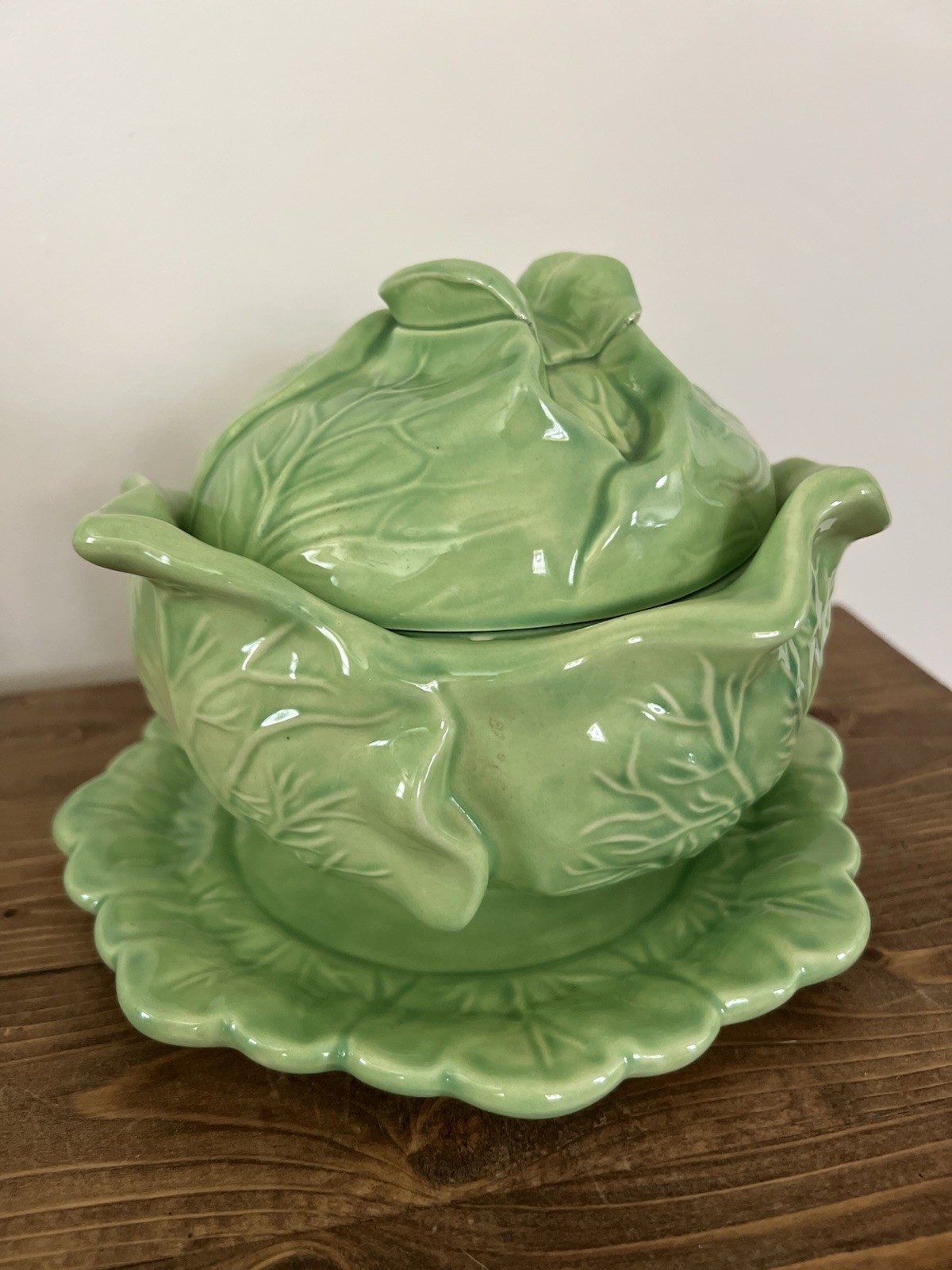 VTG Holland Mold  RWB Green Lettuce Cabbage Serving Tureen with Lid and Plate.