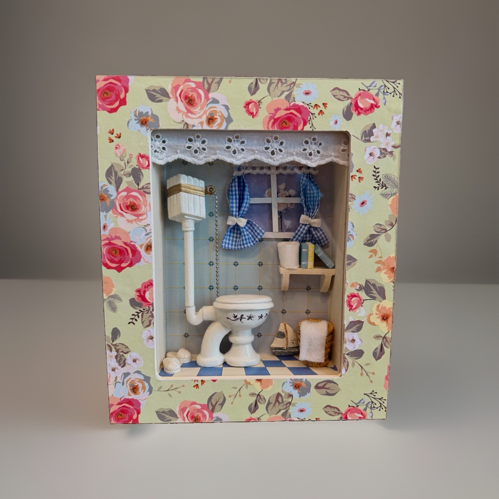 Vtg Arister Gifts Bathroom 3D Oblong Wooden Shadow Box 10x8 Refurbished