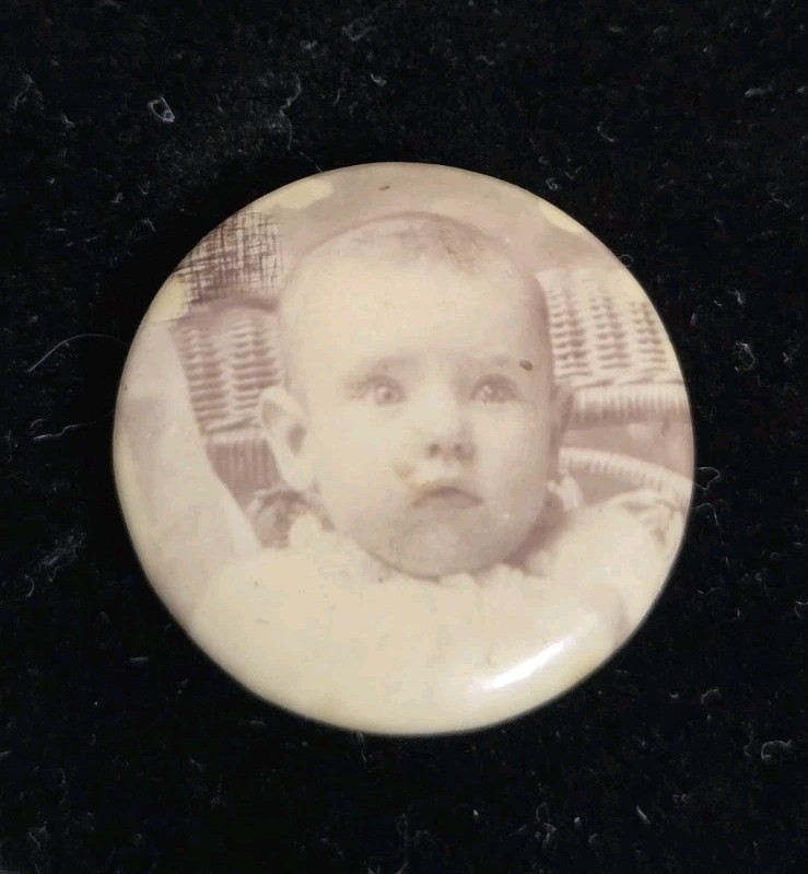 ​Antique Buler's Gallery Effingham IL Photo Pin Celluloid Victorian Baby 