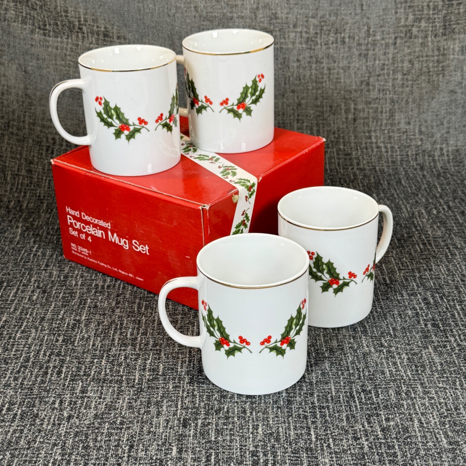 Vintage Christmas Holly Fine Porcelain Mug Made In Japan, set of 4, new in box