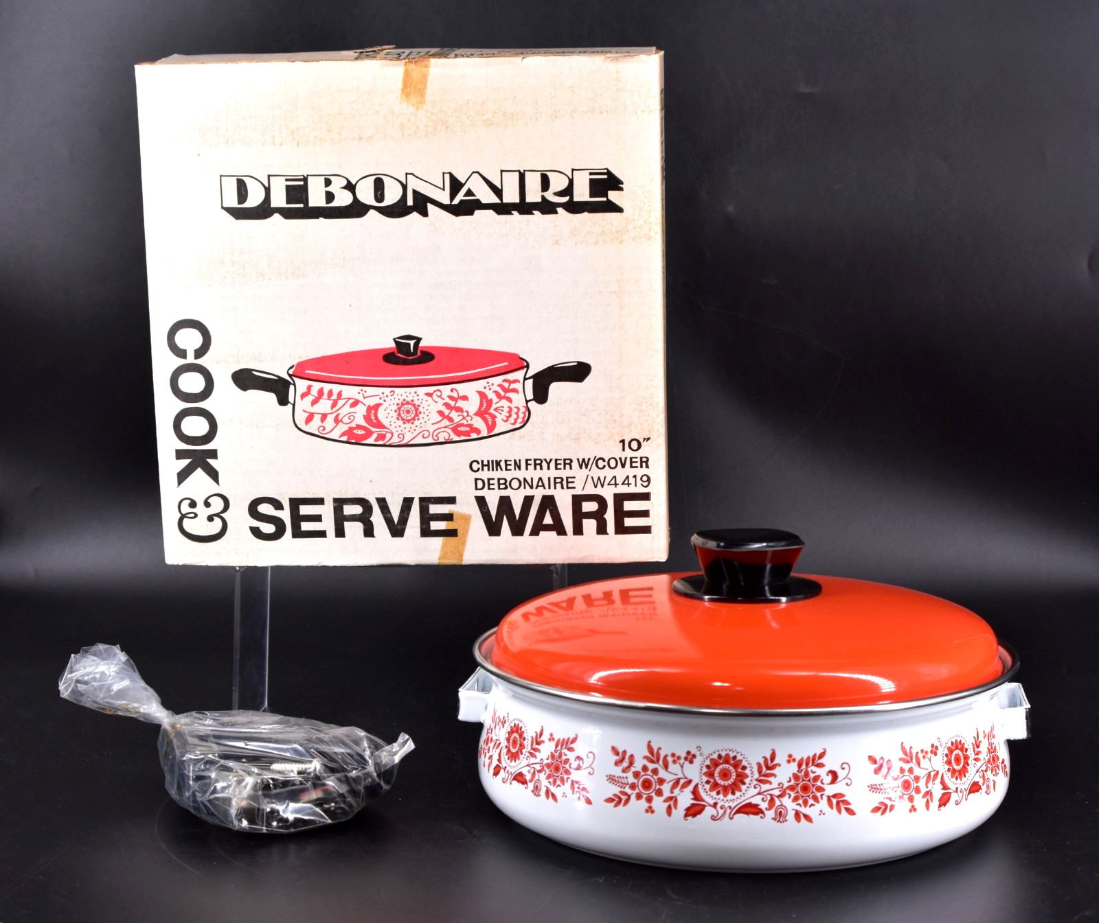 NEW VTG Debonaire Porcelain Clad Steel Cookware Red Floral 10\