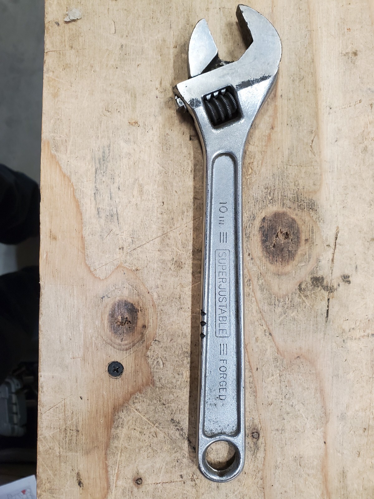 J.H. Williams Superjustable 10in Adjustable Wrench