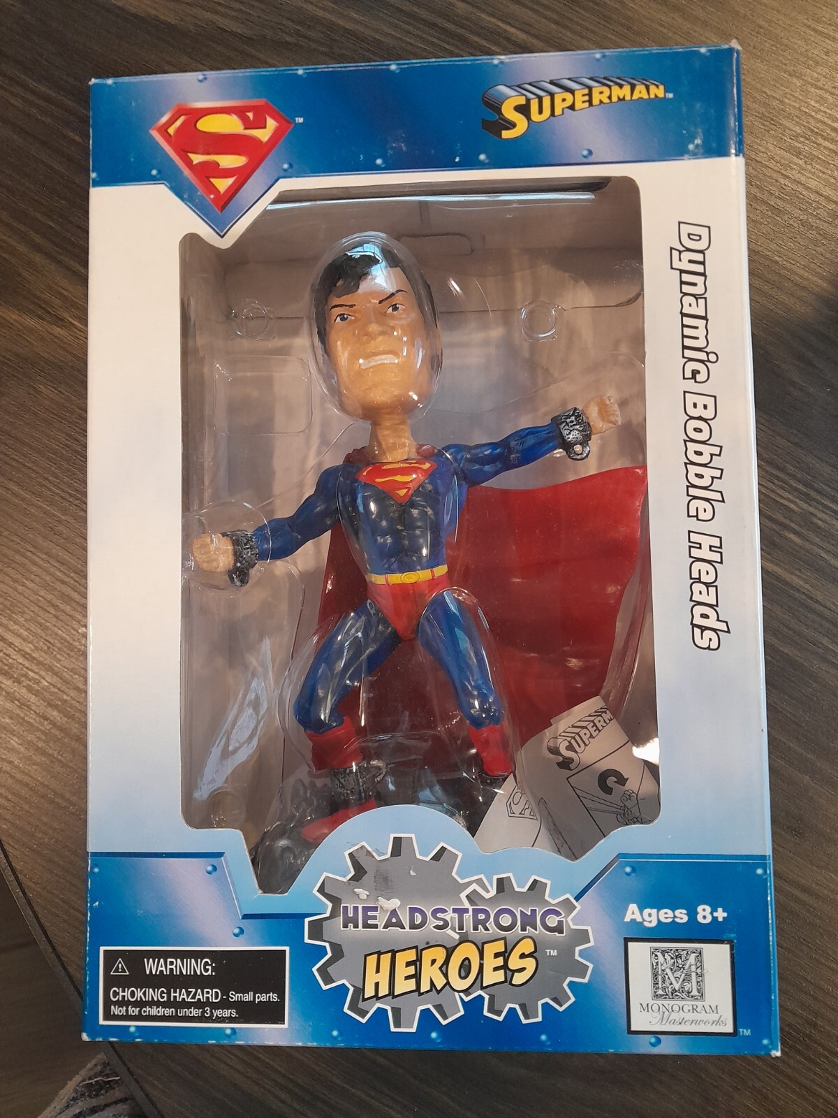 SUPERMAN HEADSTRONG HEROES DYNAMIC BOBBLE HEAD