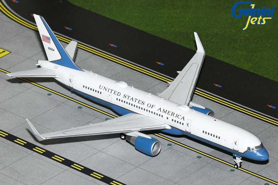 Gemini Jets 1:200 U.S. Air Force Boeing C-32A 757-200 99-0004 Andrews G2AFO1280 Gemini Jets 1:200 U.S. Air Force Boeing C-32A 757-200 99-0004 Andrews G2AFO1280