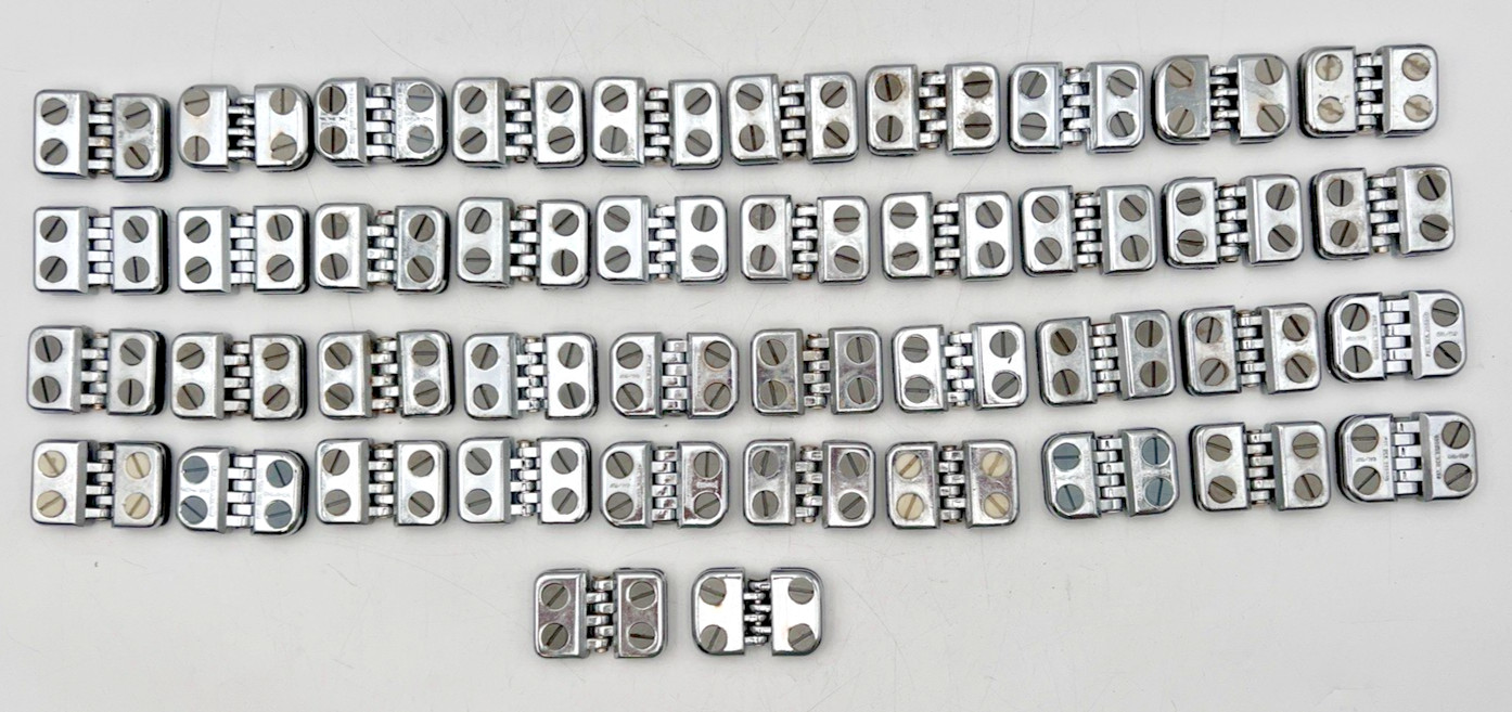 (42) CHROME METAL HINGED GLASS CUBE CONNECTOR CLIPS 3/16\