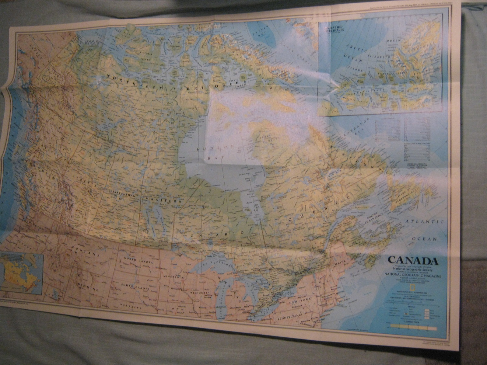 CANADA MAP + CANADA\'S VACATIONLANDS National Geographic November 1985 