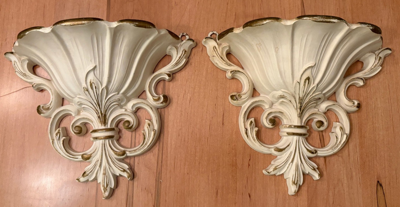 Pair 1962 SYROCO #4446 Wall Pockets Hollywood Regency Fleur De Lis Ivory & Gold