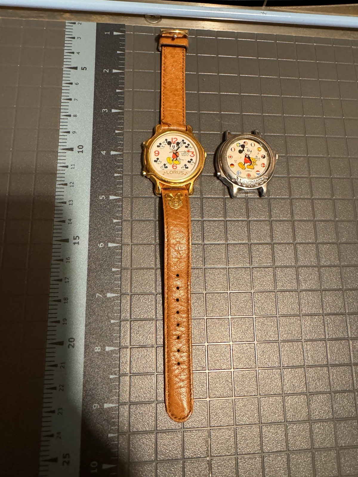 Lorus Quartz Disney Mickey Mouse Analog Quartz Watch Brown Leather Strap.