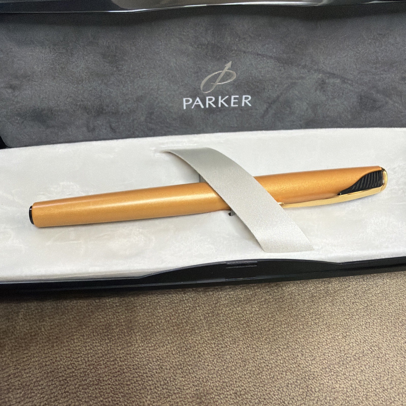 NOS Vintage PARKER Inflection 45012 Yellow W/ Gold Trim Fountain Pen Fine Point