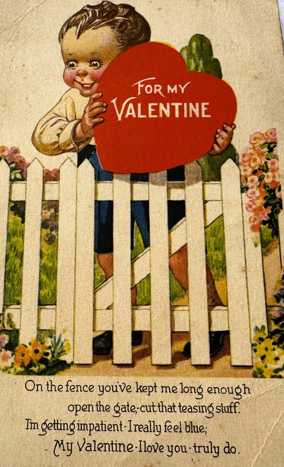 1930s/50s Valentine\'s Day Postcard Child Holding Heart Shaped Sign USED Unposte