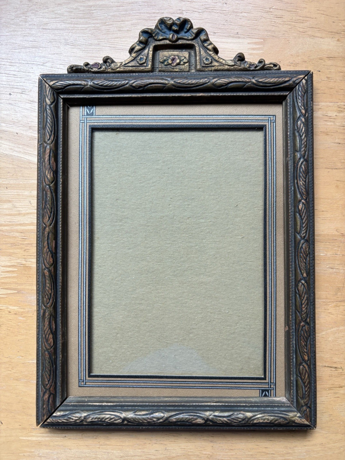 Vintage Antique 1940s Picture Frame Ornate Floral Crest Heirloom Photo Frame 7X9
