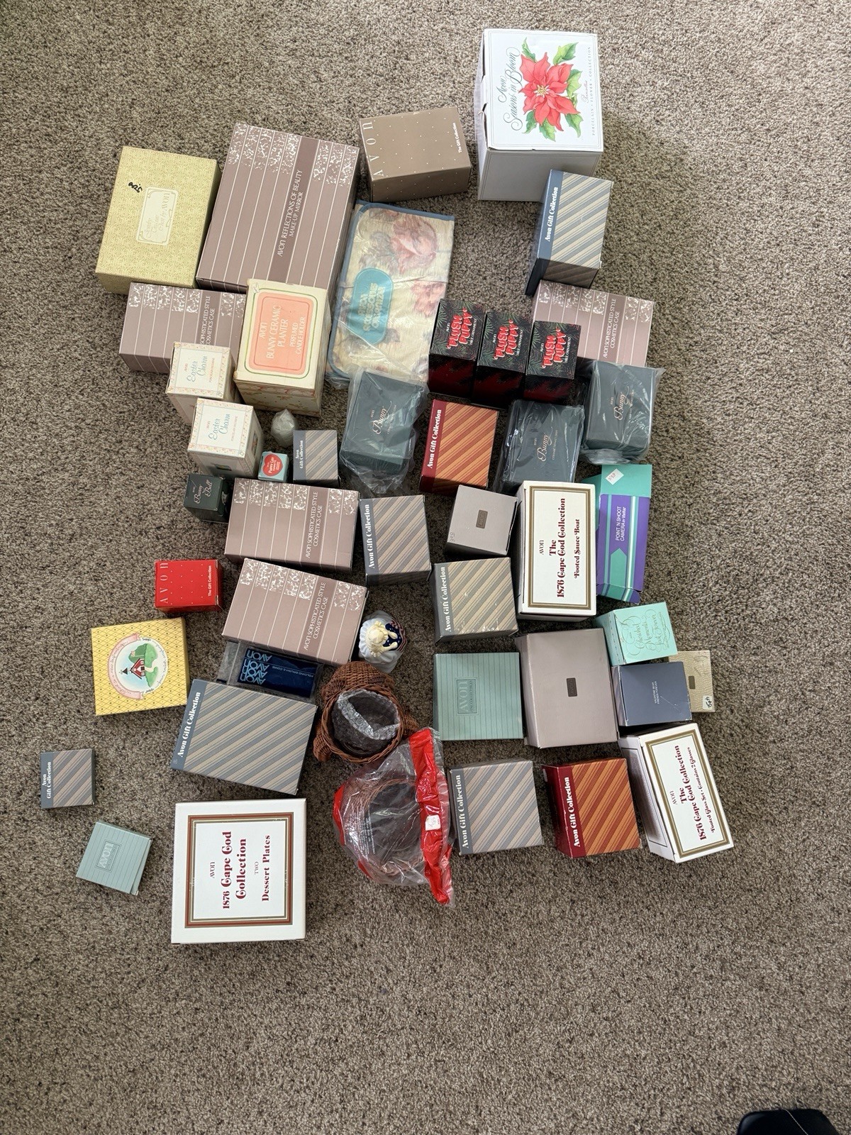 Huge 47 Pc Vintage Avon Wholesale Reseller Lot New In Box Cape Cod Glass Vanity