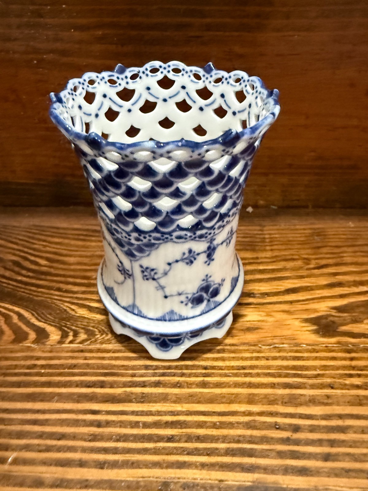 Royal Copenhagen Denmark Musselmalet Full Lace Porcelain Vase Hand Painted #1016 Royal Copenhagen Denmark Musselmalet Full Lace Porcelain Vase Hand Painted #1016