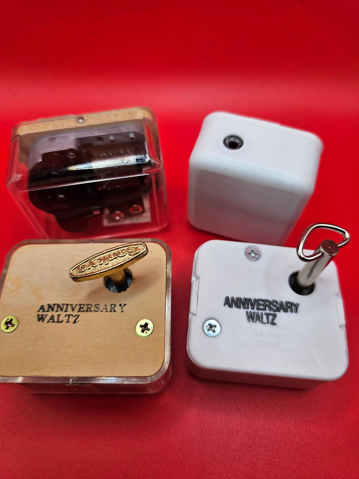 Sanyo Music Box - Wind Up Mechanical Movement with Key 🔑 - Choose Your Tune